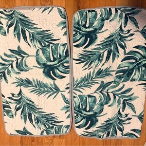 Tropical Leaf king size quilt set with two king size pillow covers